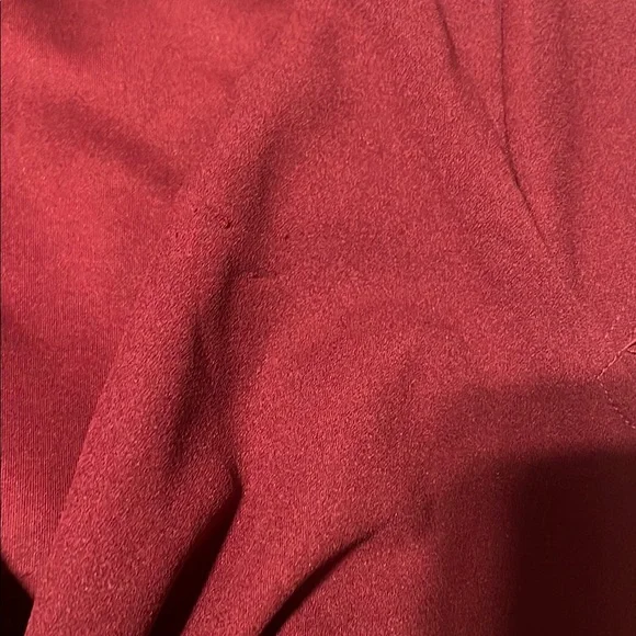 Elegant Burgundy Lace Dress - Picture 2 of 2